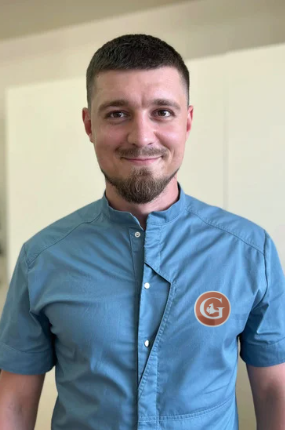 Врач клиники Генезис