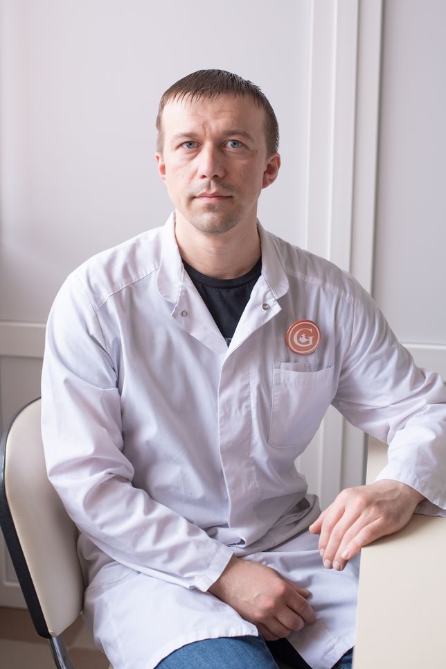 Врач клиники Генезис