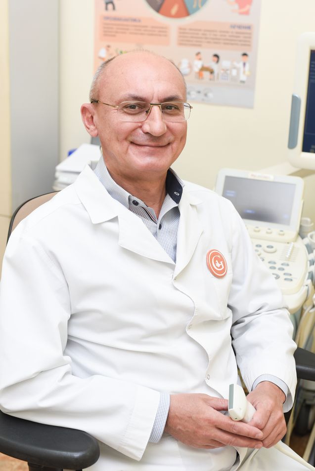 Врач клиники Генезис